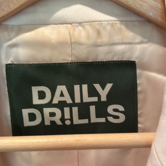 Daily Drills Blazer Cream Oversized Jacket NWOT Size Small - Picture 3 of 6